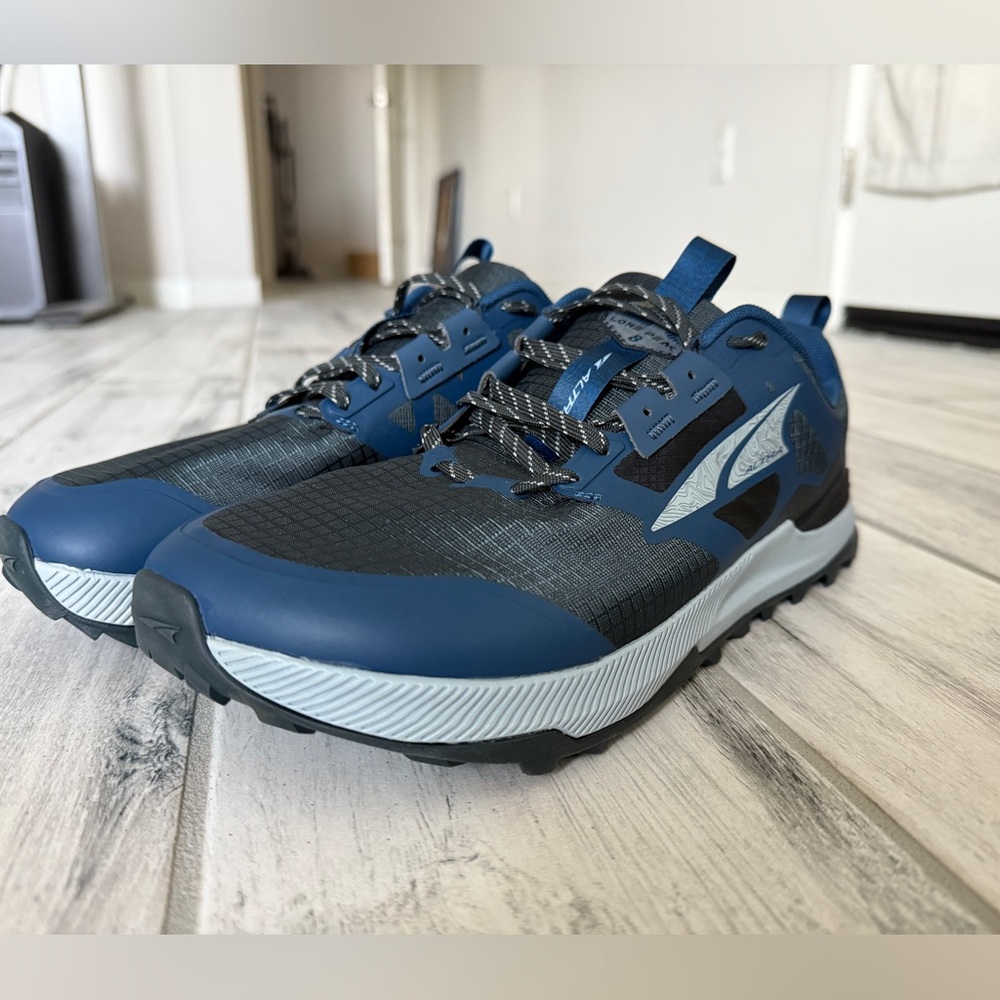 NWB Altra Lone Peak 8